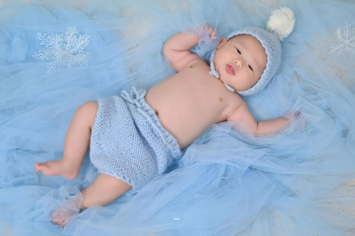 新野摸孕妇肚子沾喜气